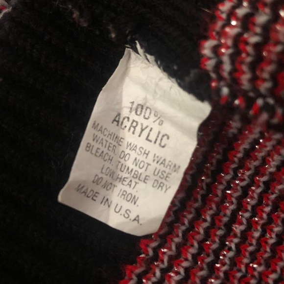 Women’s Vintage Turtle Bay Red and Black Penguin Chunky Knit Novelty Sweater - Picture 6 of 7